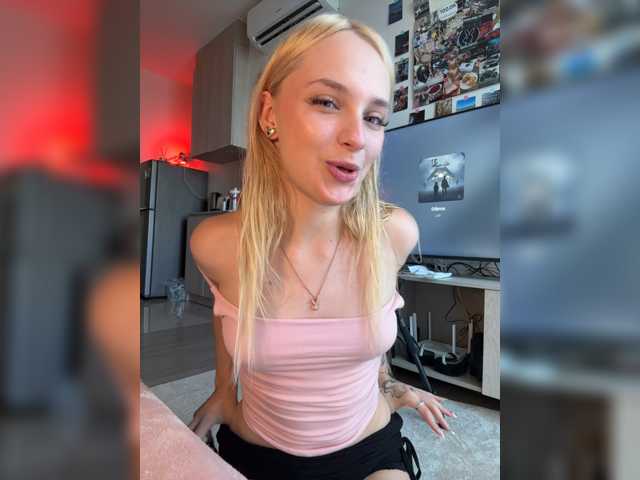 AstridMoss live cam on BongaCams