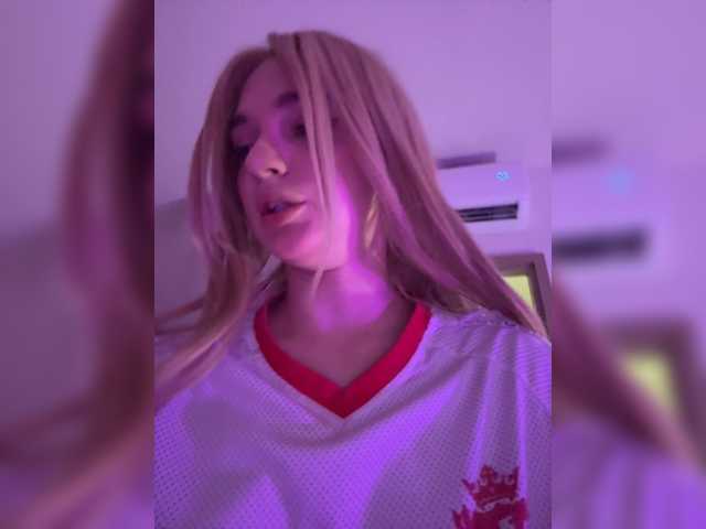 AstridMoss Live Cam on BongaCams