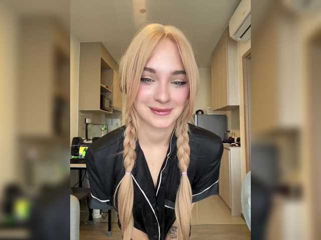 AstridMoss live cam on BongaCams