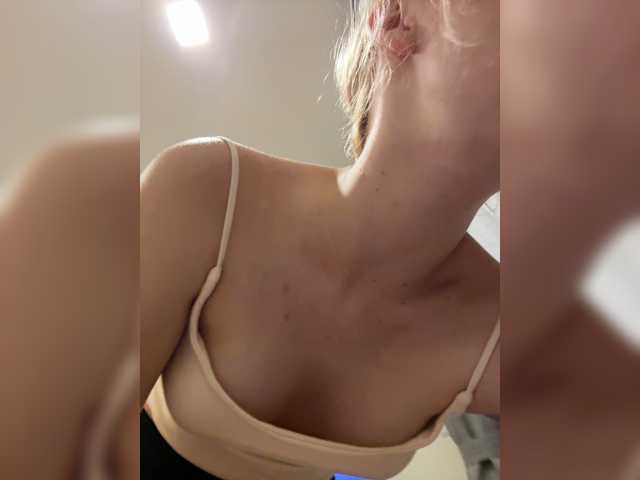 AstridMoss live cam on BongaCams