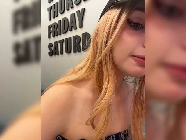 AstridMoss live cam on BongaCams