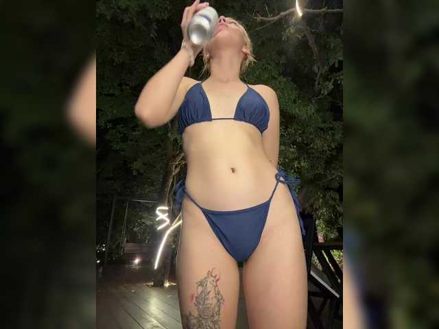 AstridMoss live cam on BongaCams