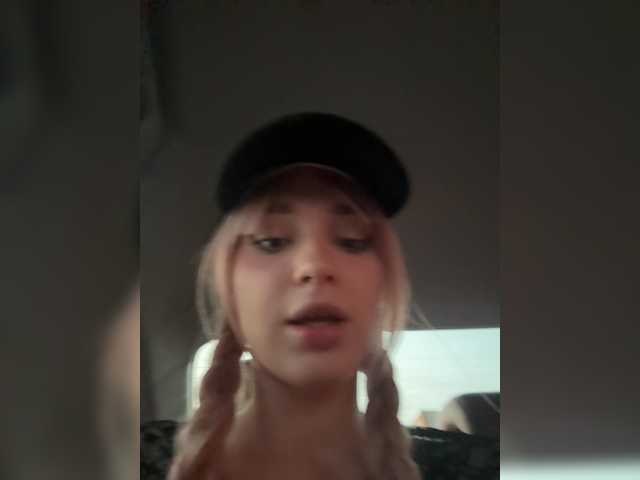 AstridMoss live cam on BongaCams