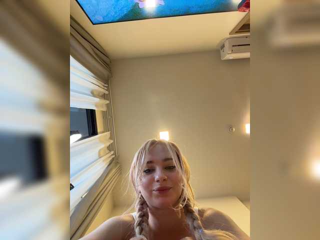 AstridMoss live cam on BongaCams