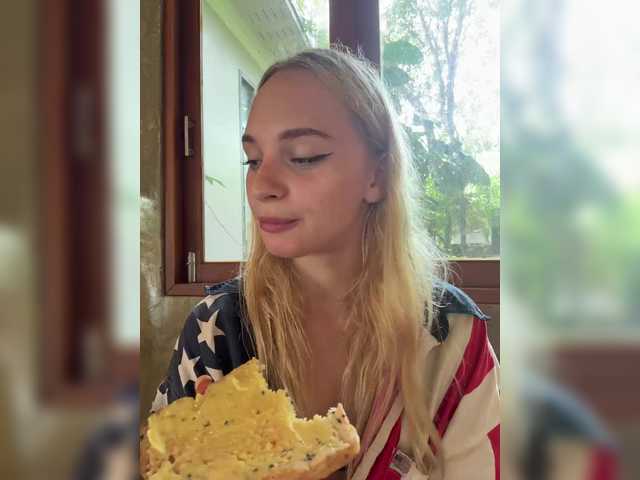 AstridMoss live cam on BongaCams