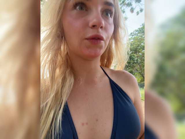 AstridMoss live cam on BongaCams