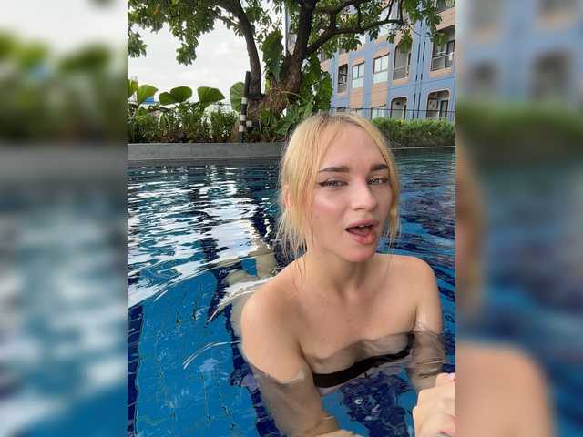 AstridMoss live cam on BongaCams