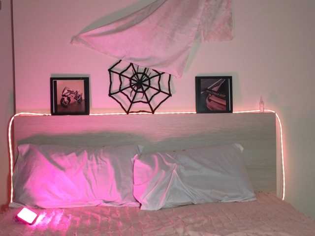 AstridMoss live cam on BongaCams