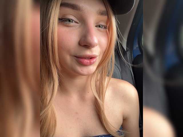 AstridMoss live cam on BongaCams