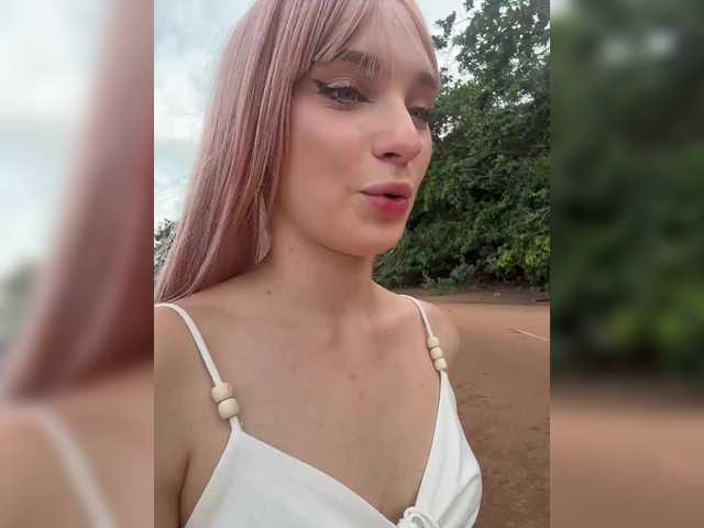 AstridMoss live cam on BongaCams