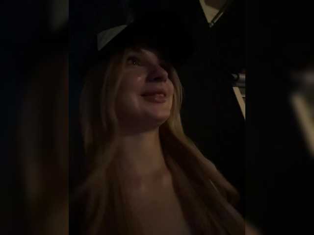 AstridMoss live cam on BongaCams
