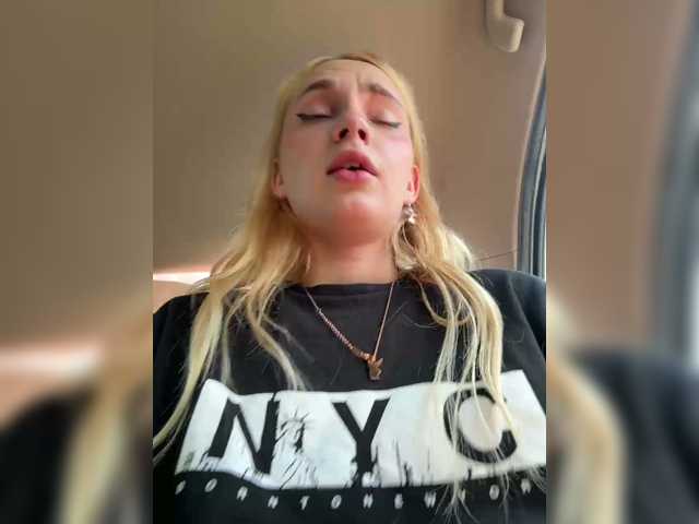 AstridMoss live cam on BongaCams