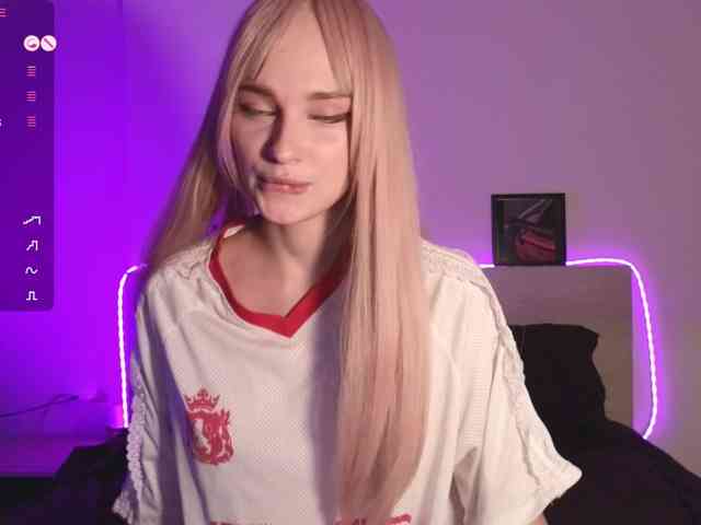AstridMoss webcam