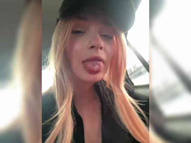 AstridMoss webcam