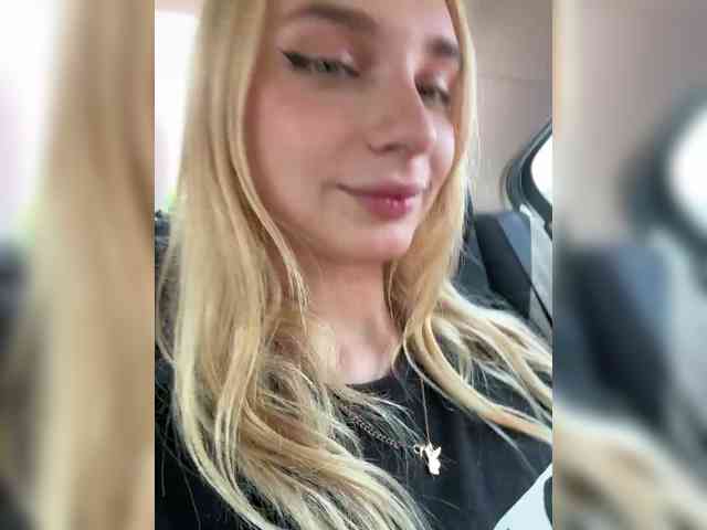 AstridMoss webcam