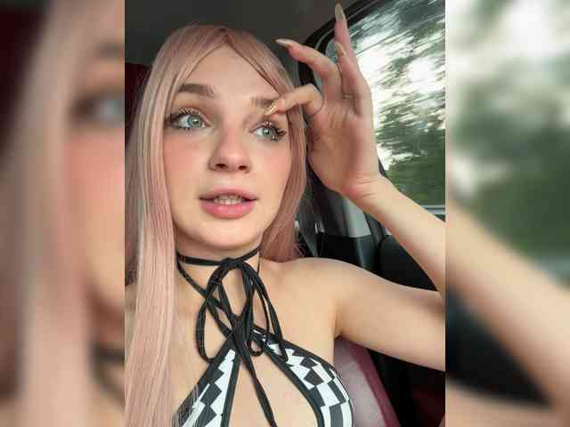 AstridMoss webcam