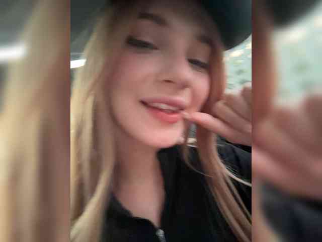AstridMoss Sex Cam Show