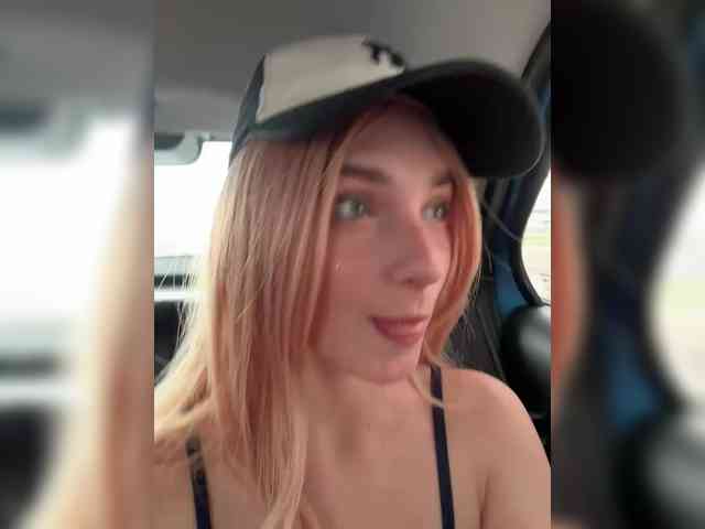 AstridMoss Sex Cam Show