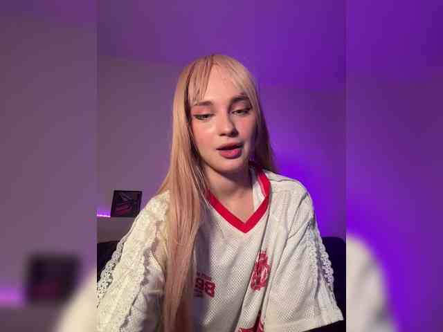 AstridMoss webcam