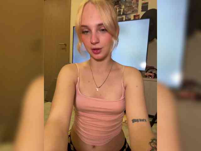 AstridMoss webcam