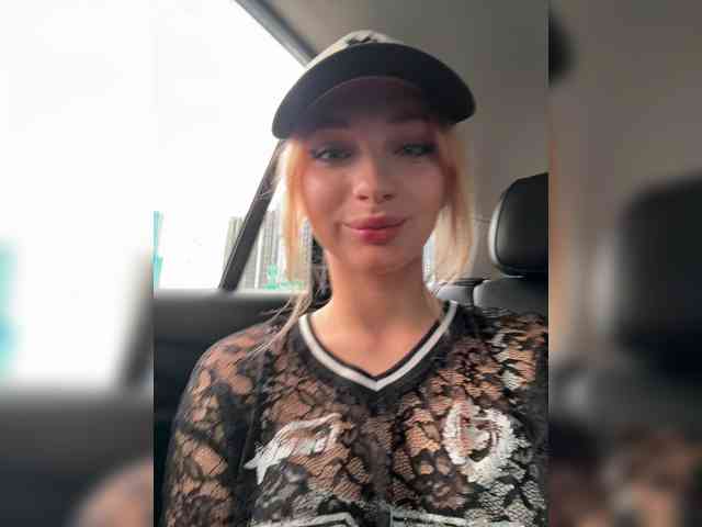AstridMoss webcam