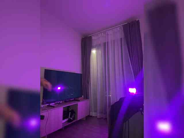 AstridMoss webcam