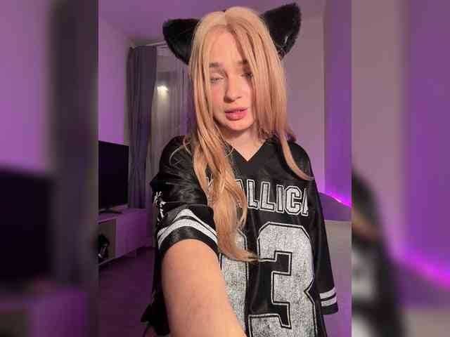 AstridMoss webcam