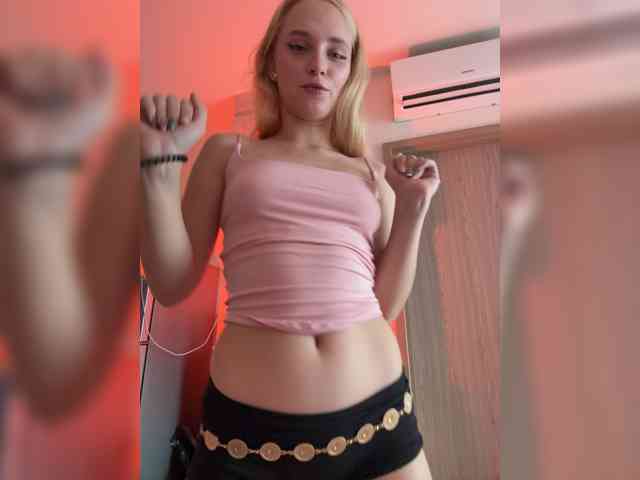 Model: astridmoss