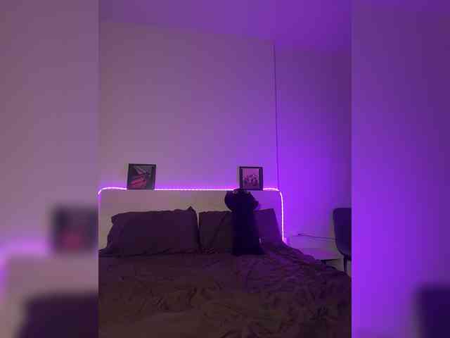 AstridMoss webcam