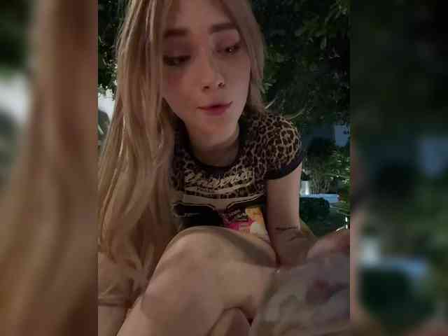 AstridMoss Sex Cam Show