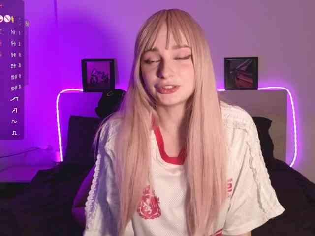 AstridMoss webcam