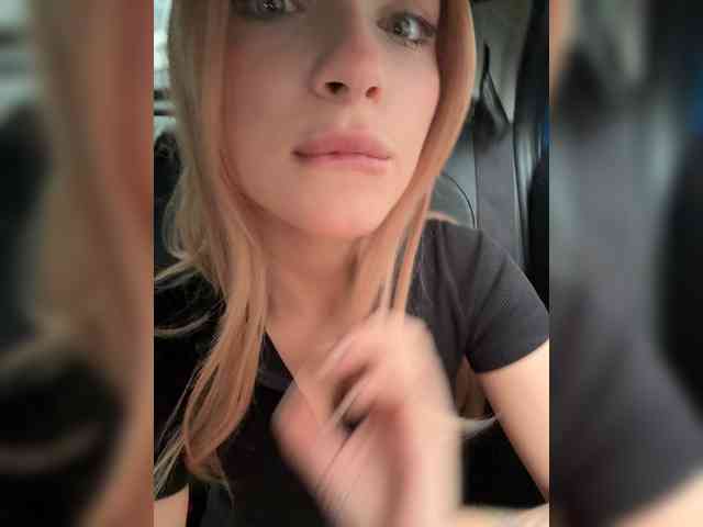 AstridMoss Sex Cam Show