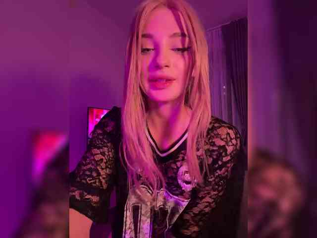 AstridMoss webcam