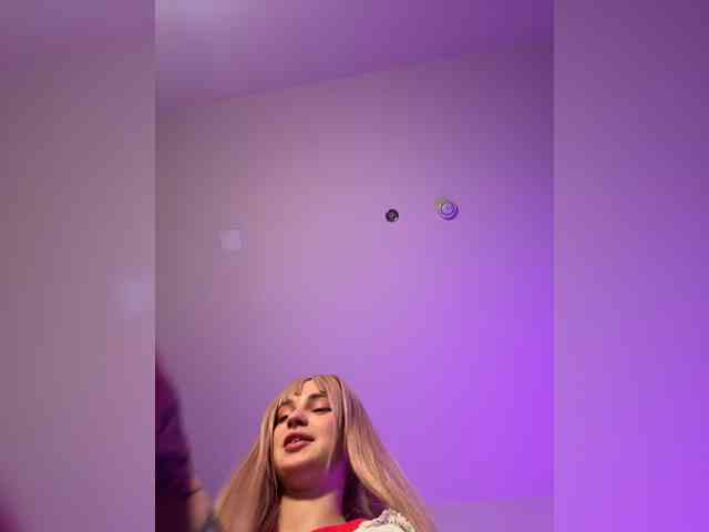 AstridMoss webcam