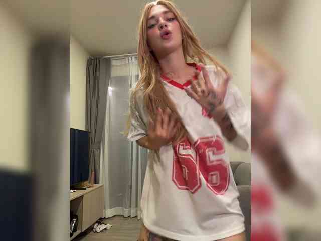 AstridMoss webcam