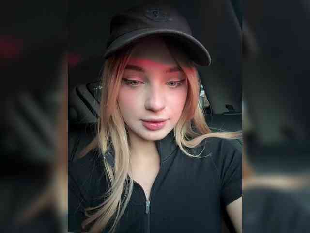 AstridMoss Sex Cam Show