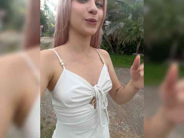 Model: astridmoss