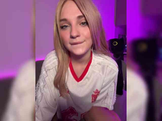 AstridMoss webcam