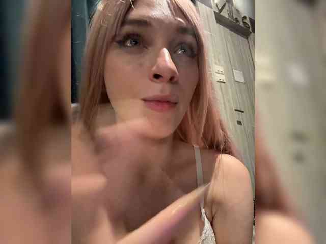 AstridMoss Sex Cam Show
