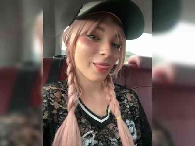 AstridMoss webcam