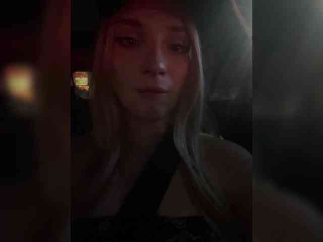 AstridMoss webcam