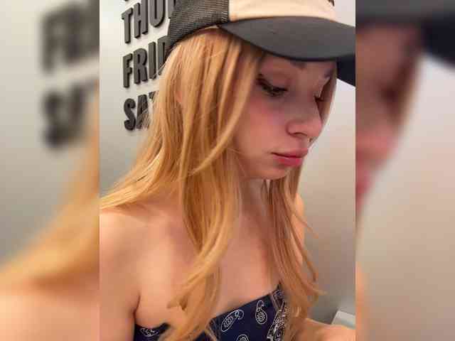 AstridMoss Sex Cam Show