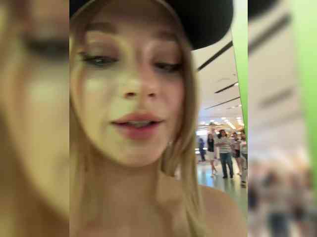 AstridMoss Sex Cam Show