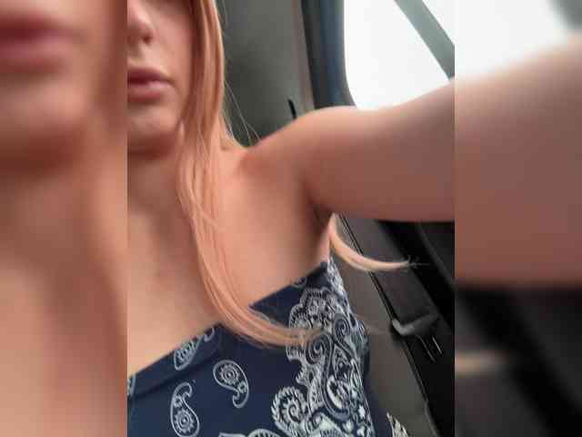 AstridMoss webcam