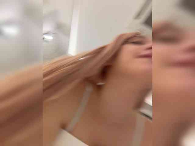 AstridMoss Sex Cam Show