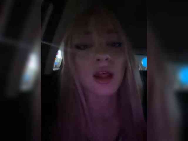 AstridMoss webcam