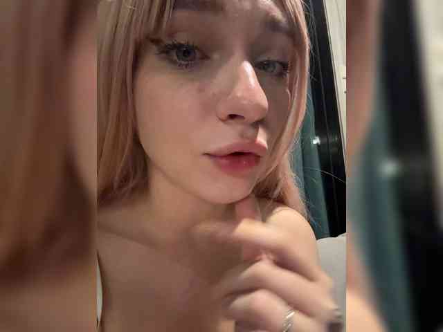 AstridMoss Sex Cam Show