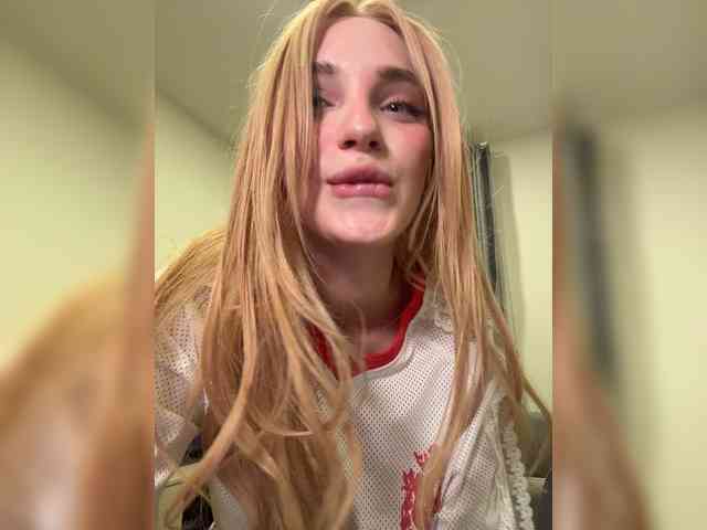 AstridMoss webcam