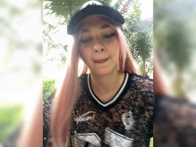 live chat AstridMoss
