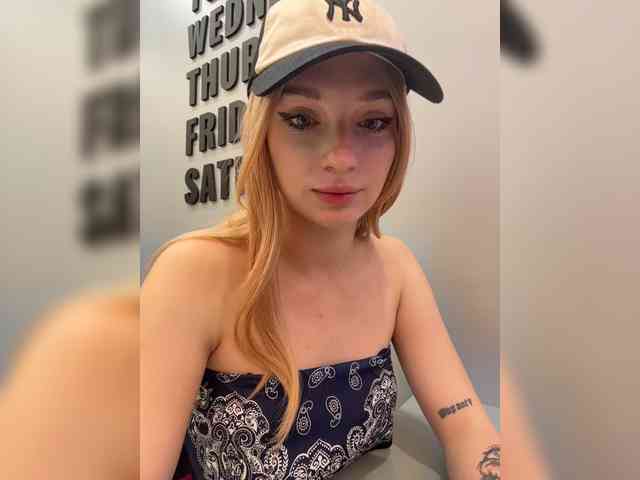 AstridMoss Sex Cam Show